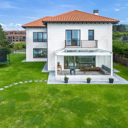 Villa Con Piscina Privada, Jardin Y Vistas Al Mar