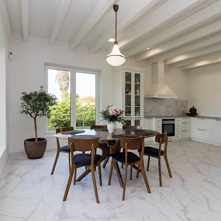 Con Piscina Privada, Jardin Y Vistas Al Mar *