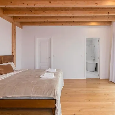 Villa Con Piscina Privada, Jardin Y Vistas Al Mar