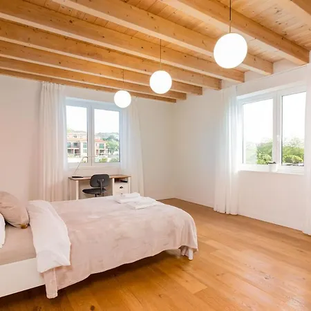 Con Piscina Privada, Jardin Y Vistas Al Mar Liencres