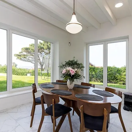 Villa Con Piscina Privada, Jardin Y Vistas Al Mar