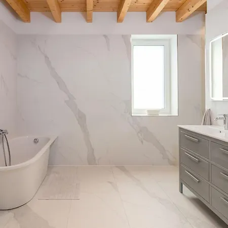 Con Piscina Privada, Jardin Y Vistas Al Mar Villa Liencres