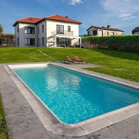 Con Piscina Privada, Jardin Y Vistas Al Mar Villa