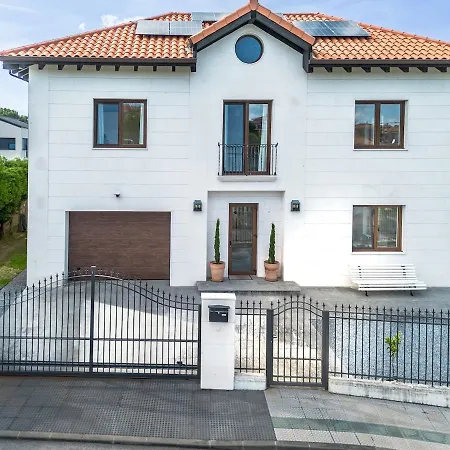 Villa Con Piscina Privada, Jardin Y Vistas Al Mar