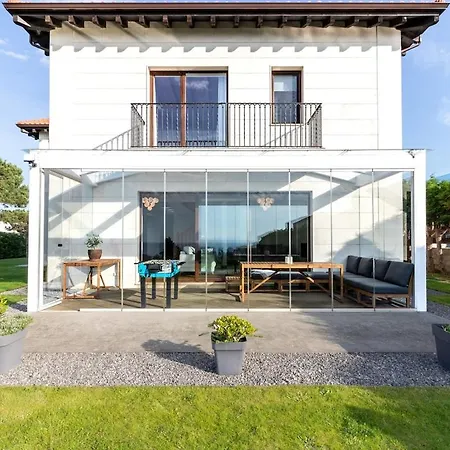Con Piscina Privada, Jardin Y Vistas Al Mar Villa Liencres